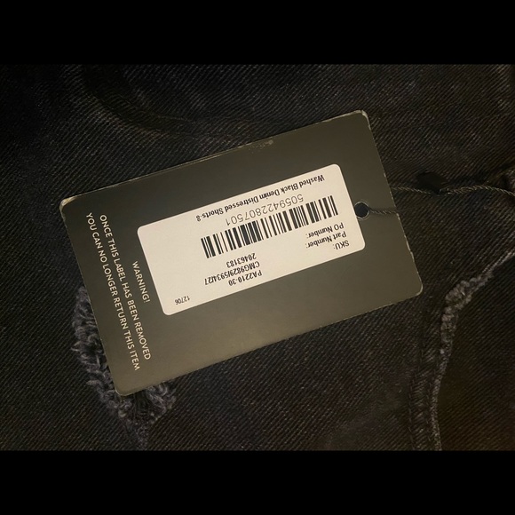 BNWT Pretty Little Thing Black Distressed Shorts - Picture 5 of 5